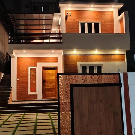 Crimson Villa Пондичерри Экстерьер фото